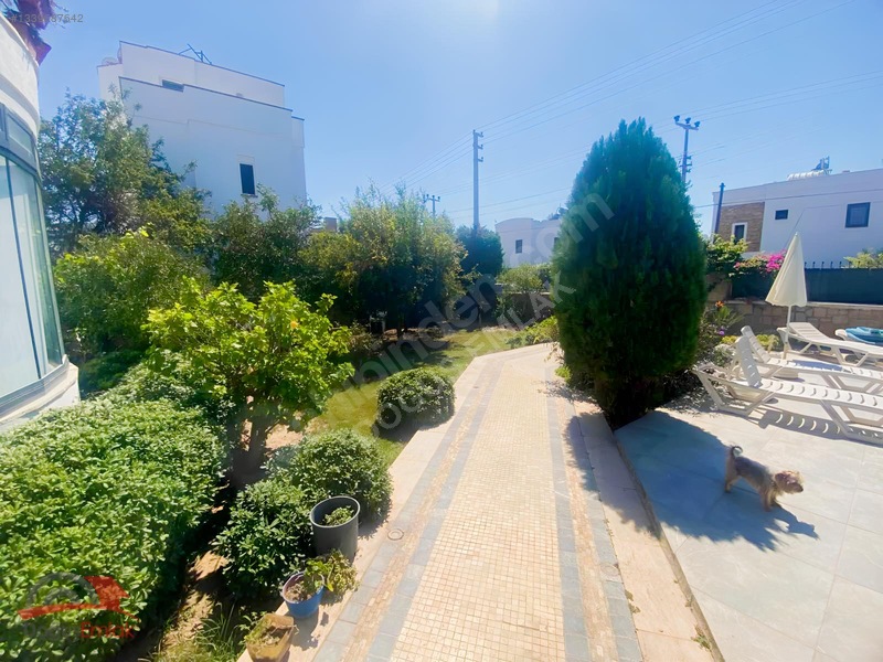 Doğuş Emlak'tan Bahçelievlerde Havuzlu Site İçinde 2+1 Daire — fotoğraf 5