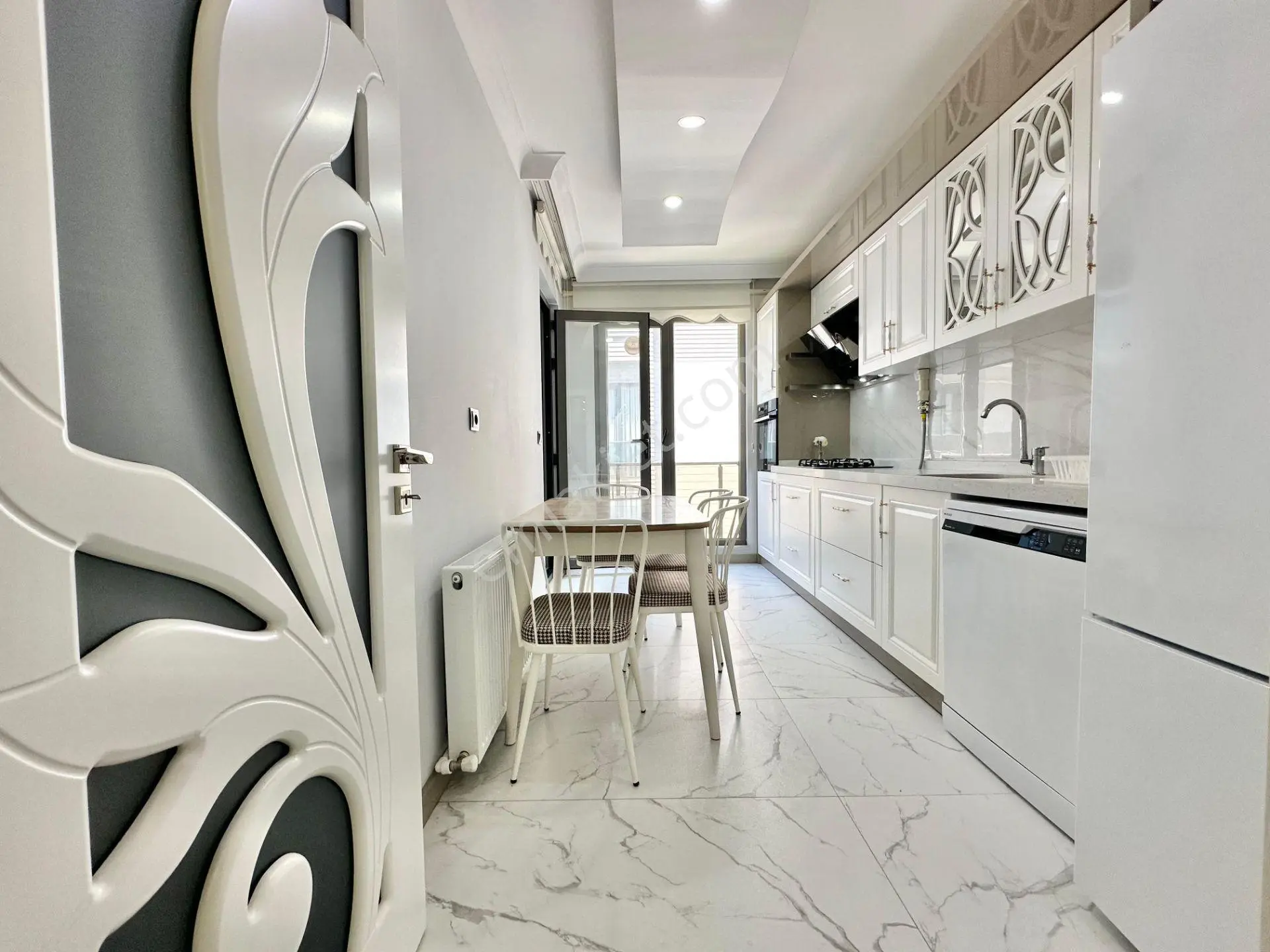 ⭐ay Emlaktan⭐akçay'da***full Eşyalı***kapalı Balkon Şık Tasarımlı Arakat Satılık 2+1 Yeni Daire — fotoğraf 3