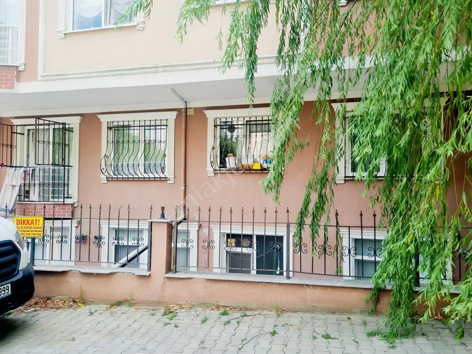 Muratçeşme'De Satılık 2+1 Yüksek Giriş Daire Kısa Katlı Bina