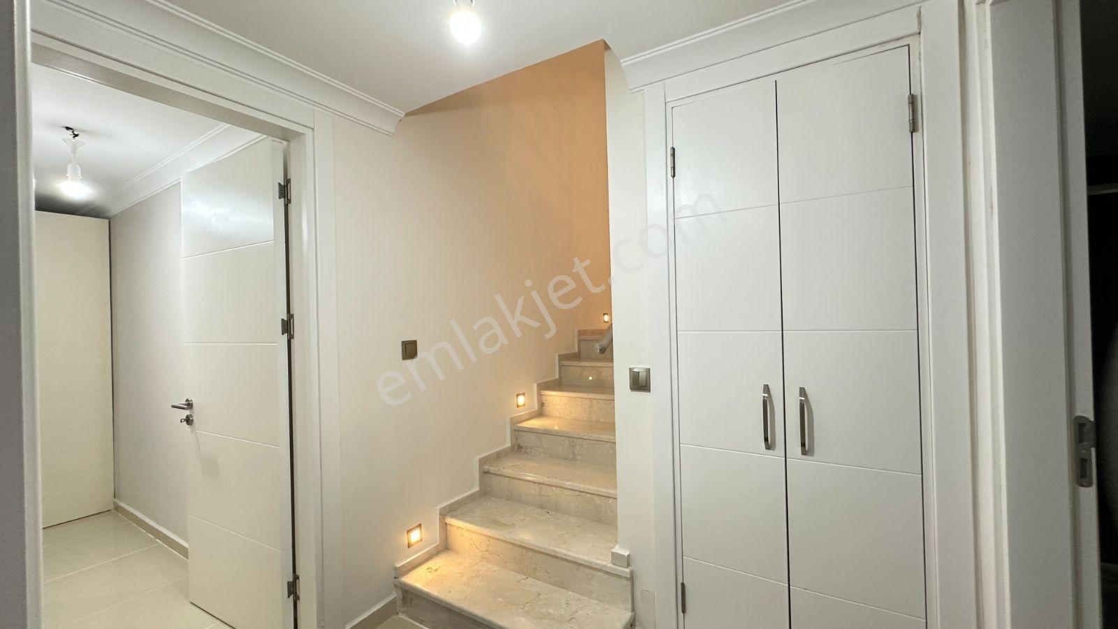 Çeşme Çiftlik'te Full Deniz Manzara Dubleks İkiz Villa 3+1eşyalı — fotoğraf 10