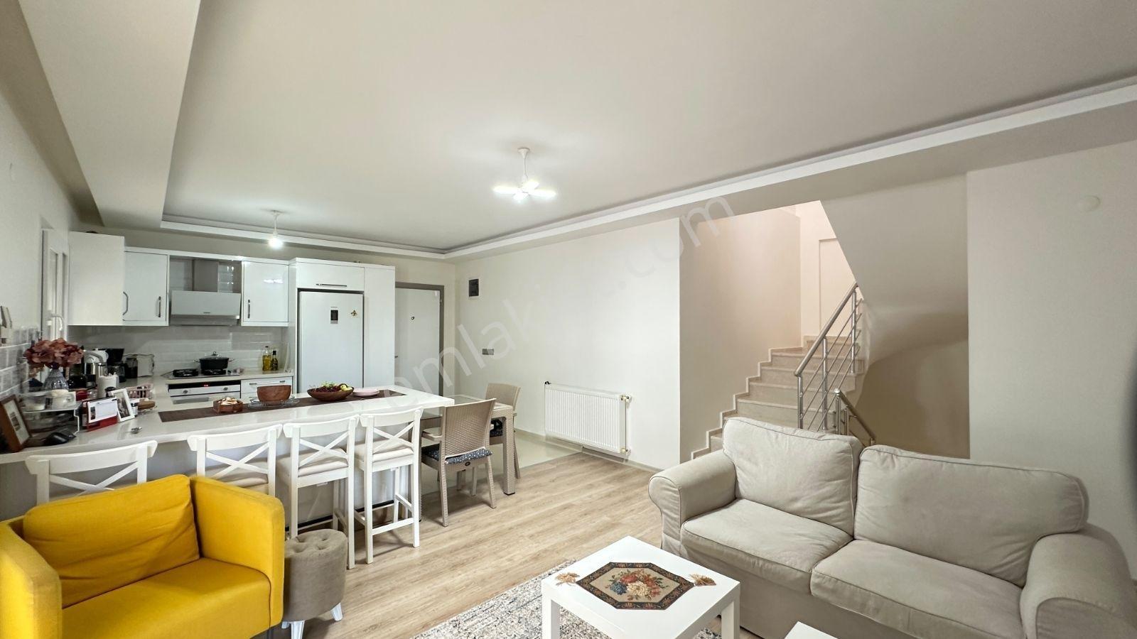 Çeşme Çiftlik'te Full Deniz Manzara Dubleks İkiz Villa 3+1eşyalı — fotoğraf 19