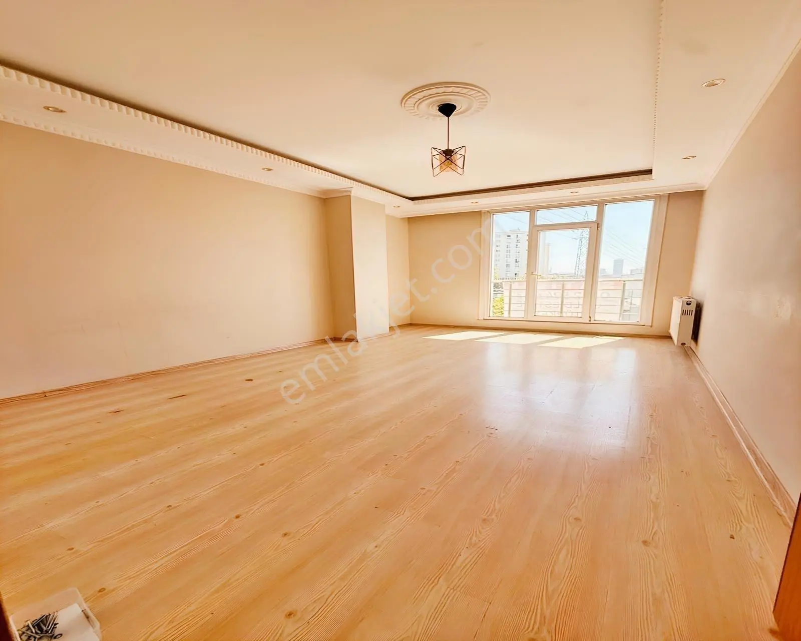 Esenyurt Çınar Mah. 1+1 80 M2 Satılık Ara Kat 2.399.000 Tl