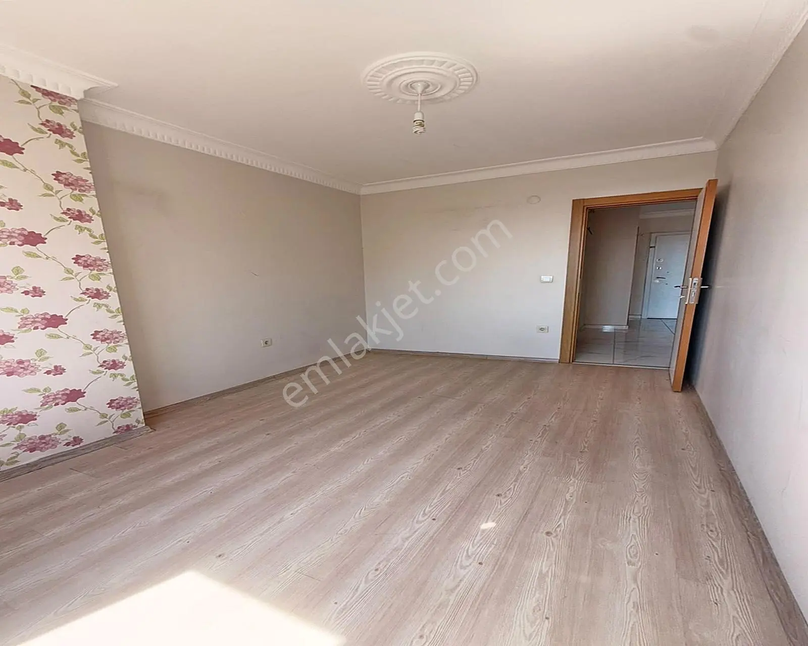 Esenyurt Çınar Mah. 1+1 80 M2 Satılık Ara Kat 2.399.000 Tl — fotoğraf 5