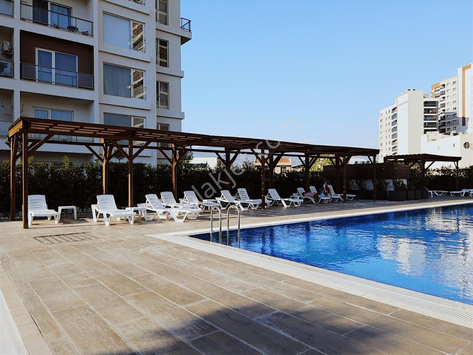 Bornova Dap Yapı Üst Katda Muhteşem Manzaralı,ferah Eşyalı 1+0 — fotoğraf 3