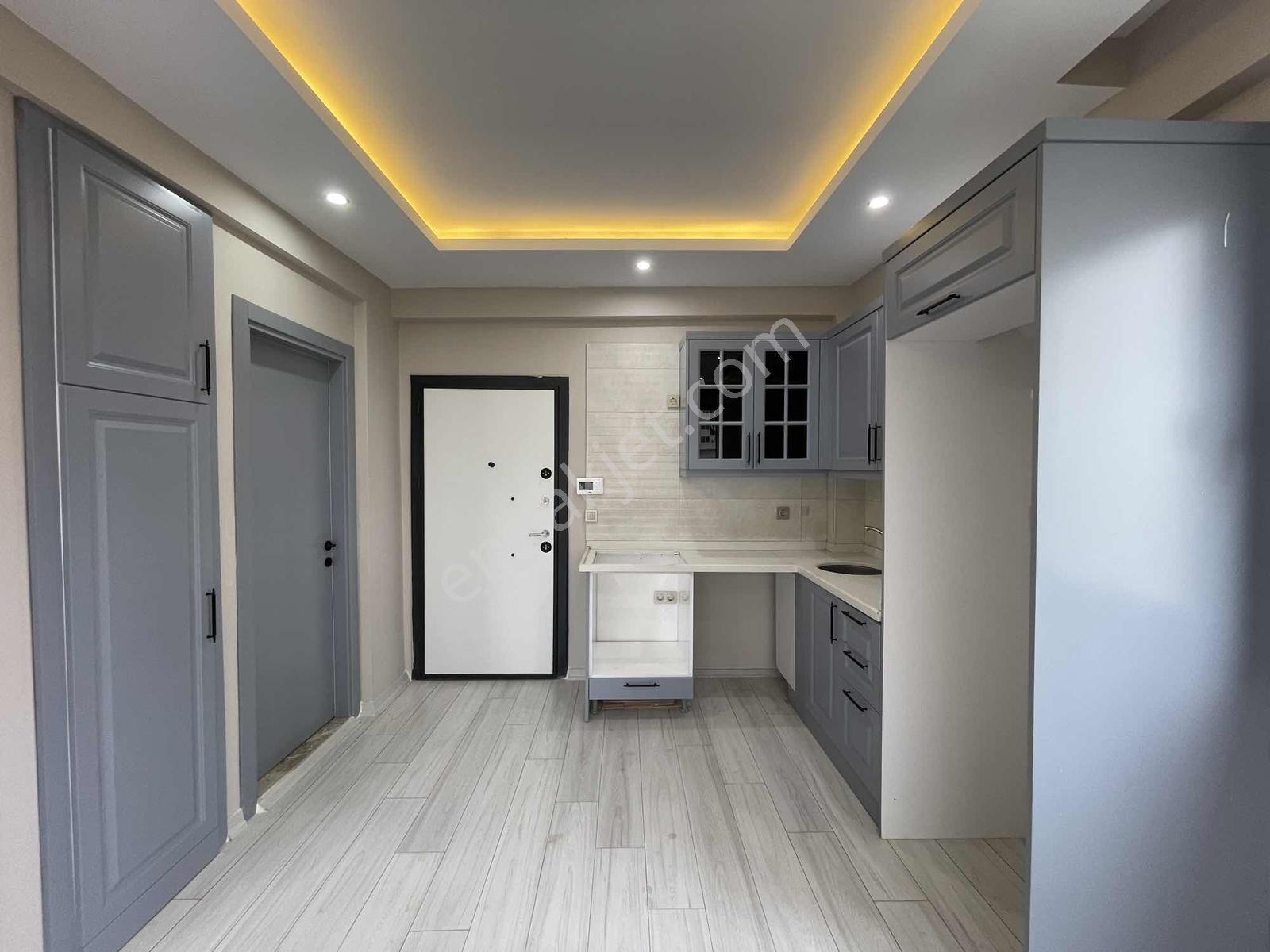 Stadyum Bulv.Mıgros Karsısı Kat Mulkıyetlı Yuksek Kredılı 1+1