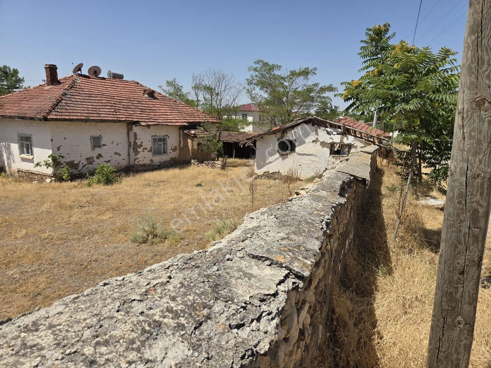 İmişehir Köy Merkezinde Satılık 1/3 Arsa Hissesi — fotoğraf 2