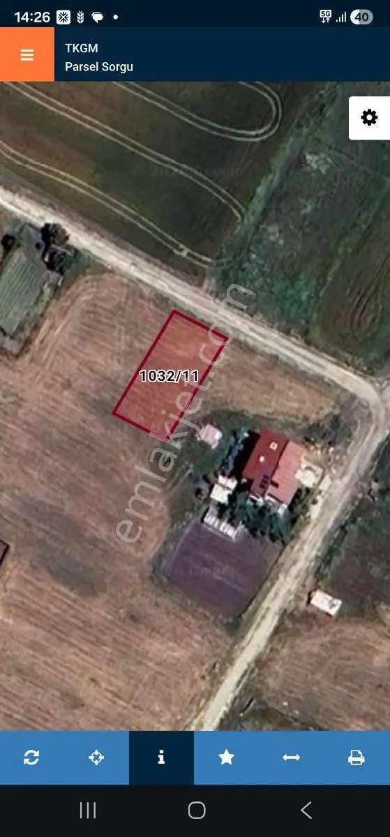 Saray Büyükyoncalı 300 M² Arsa Yola Cephe. Daire Takası Olur