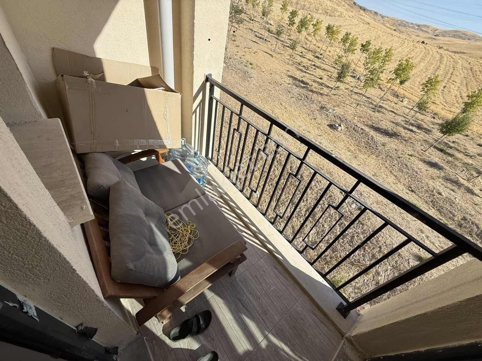 Çetin Emlak'dan Saraycık Tokide 2+1 Ara Katta Geniş Yapılı Daire — fotoğraf 22