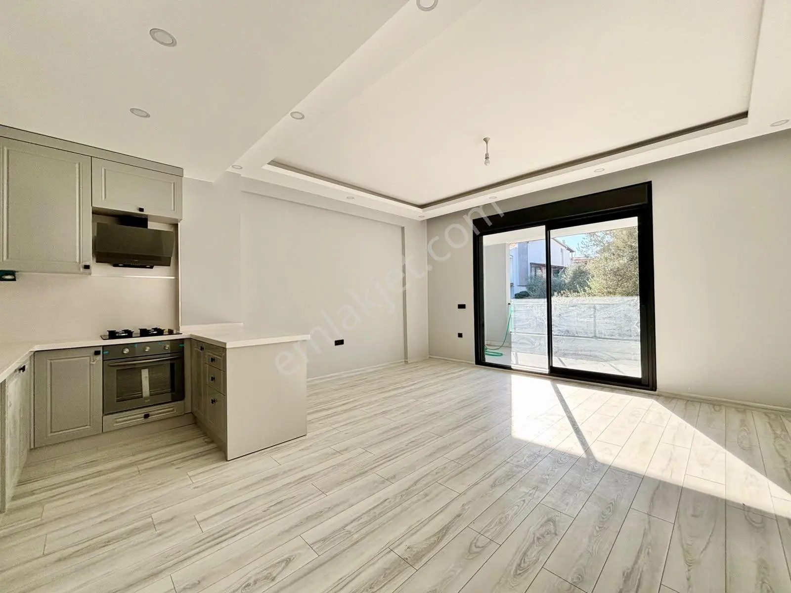 Ay Emlaktanakçay'da Kazdağları Eteklerinde Yeşillikler İçerisinde Satılık 3+1 Çift Teraslı Villa — fotoğraf 14