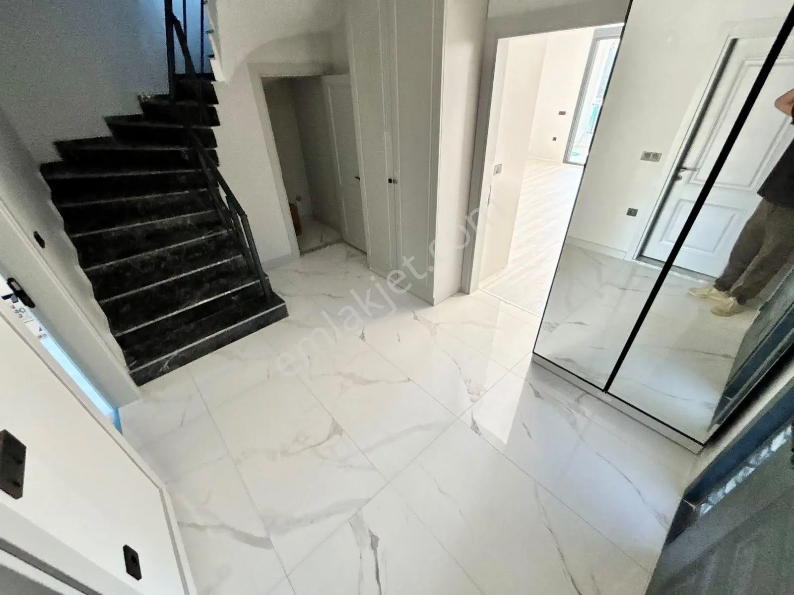 Ay Emlaktanakçay'da Kazdağları Eteklerinde Yeşillikler İçerisinde Satılık 3+1 Çift Teraslı Villa — fotoğraf 15