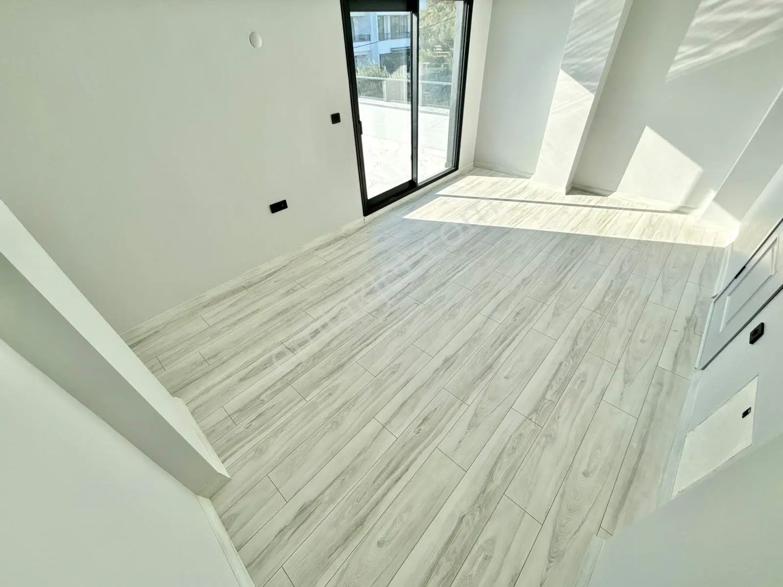 Ay Emlaktanakçay'da Kazdağları Eteklerinde Yeşillikler İçerisinde Satılık 3+1 Çift Teraslı Villa — fotoğraf 25