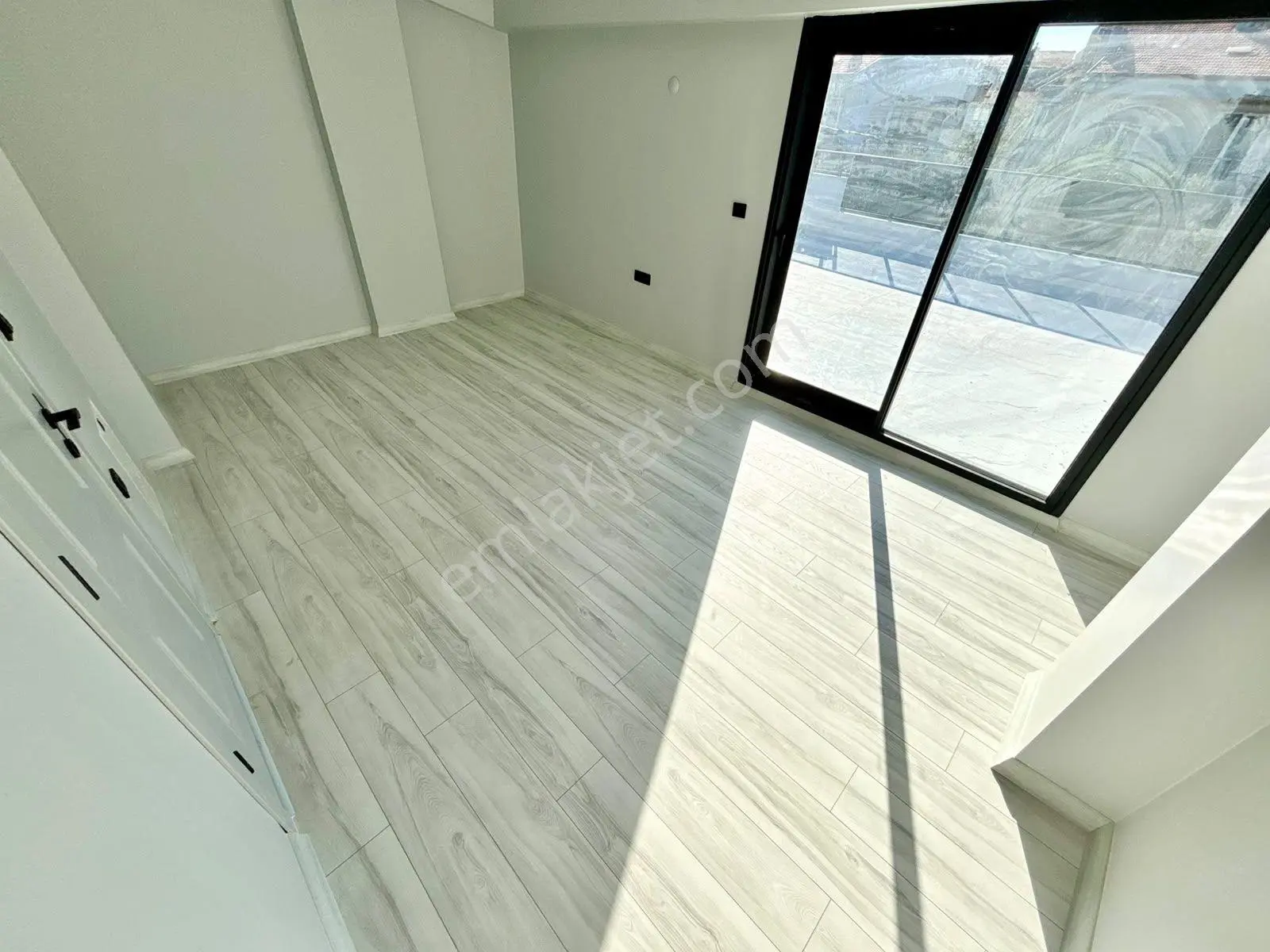 Ay Emlaktanakçay'da Kazdağları Eteklerinde Yeşillikler İçerisinde Satılık 3+1 Çift Teraslı Villa — fotoğraf 26