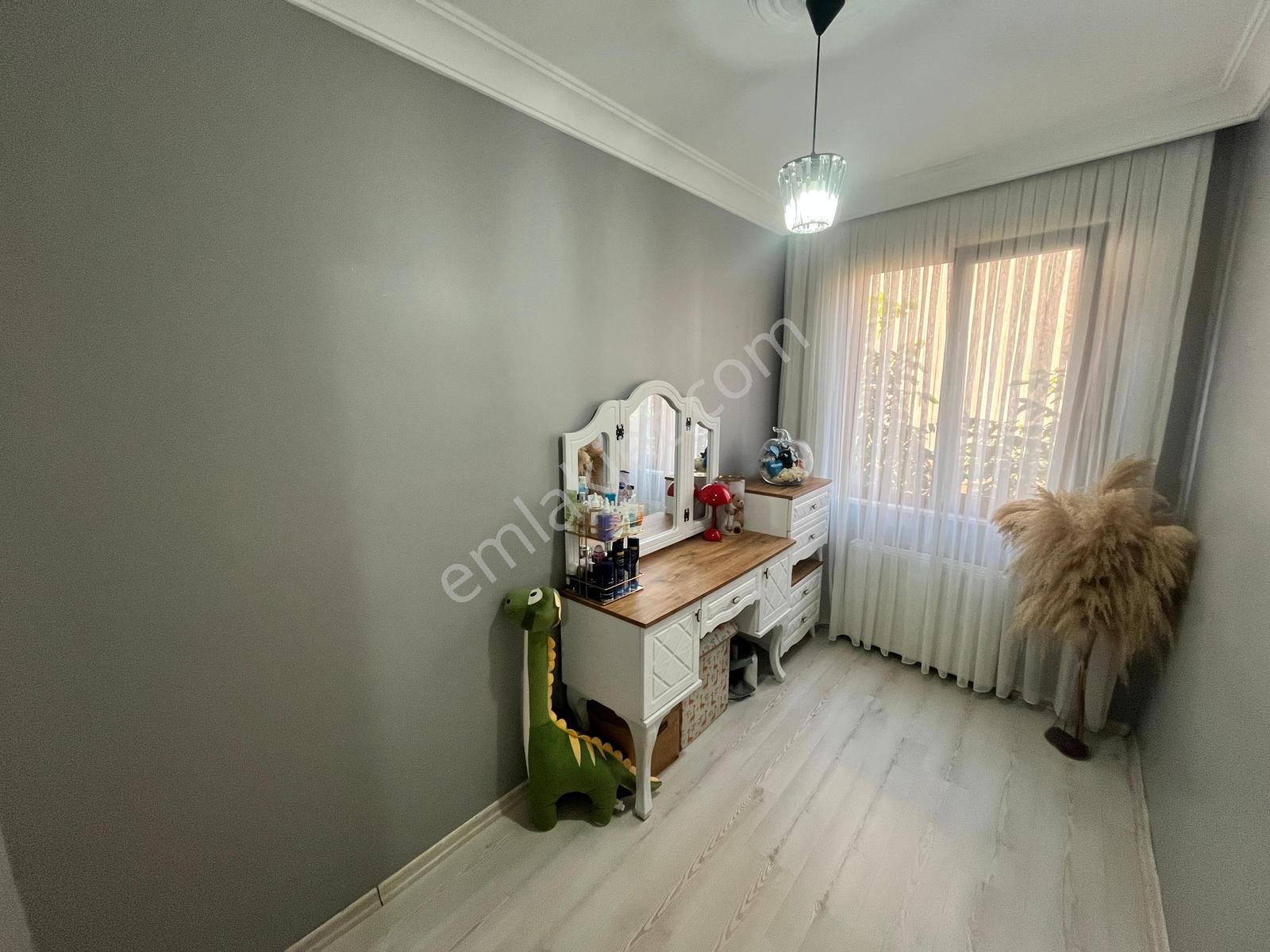 Samandırada Metronun Dibinde Satılık 2+1 Daire — fotoğraf 6