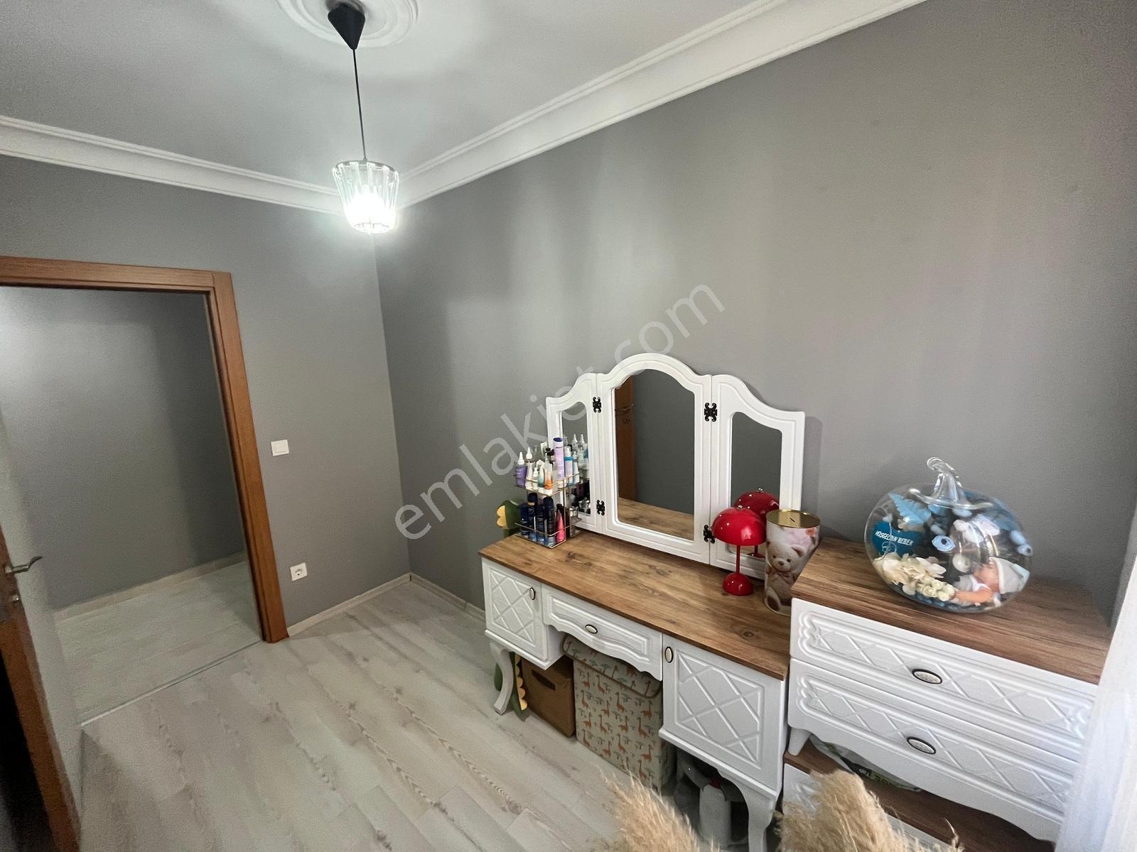 Samandırada Metronun Dibinde Satılık 2+1 Daire — fotoğraf 7