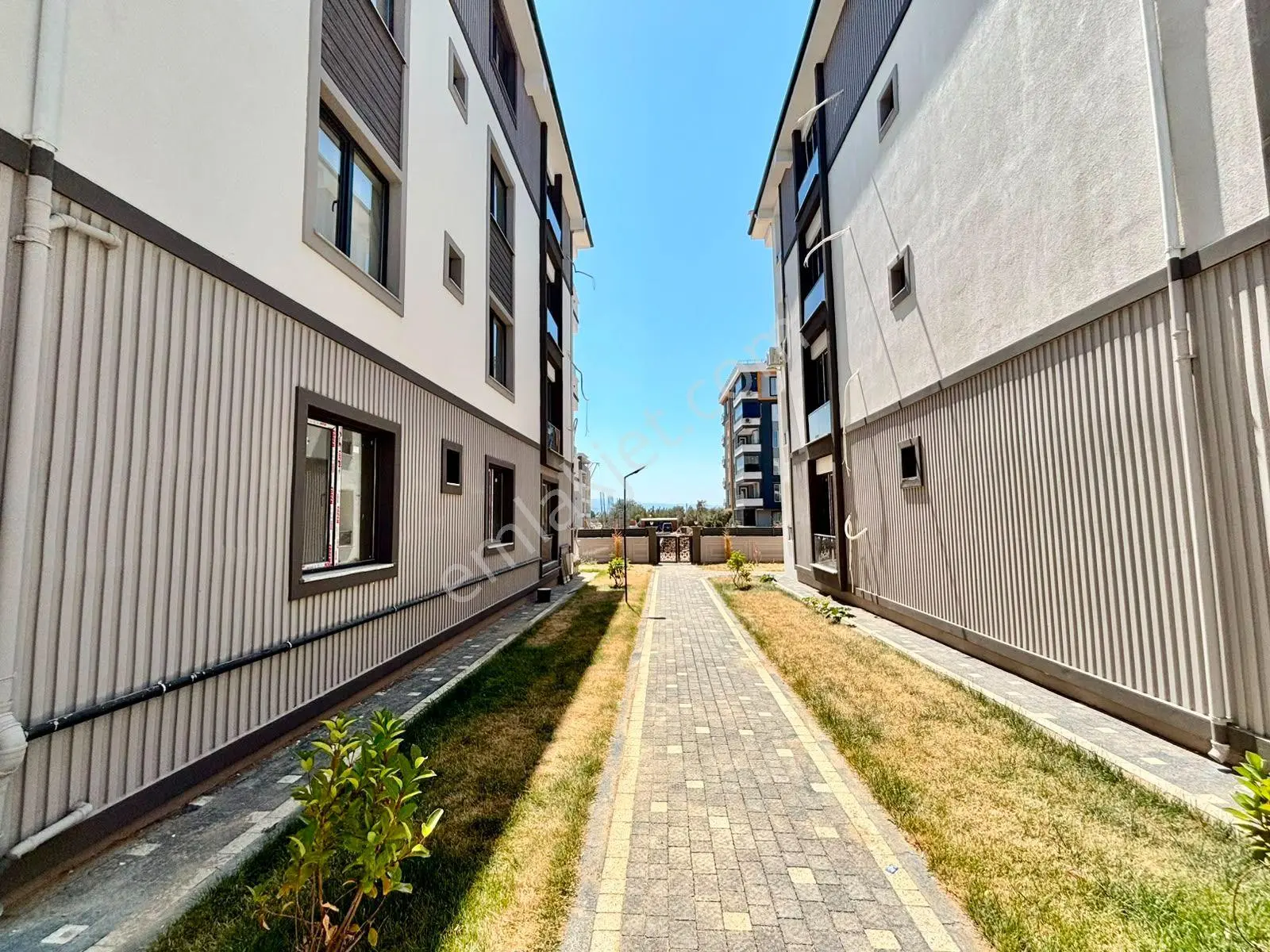 ꧁ay Emlaktan꧂edremit Kadıköyde Kapalı Otoparklı Hastane Yakını Yerden Isıtmalı Satılık 1+1 Lüx Daire — fotoğraf 24