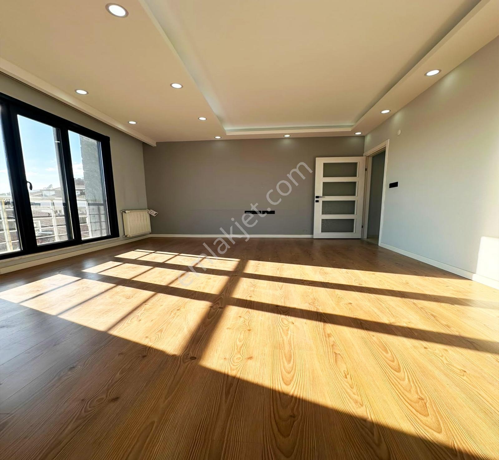 Akçaburgaz Mah. 4+2 Lüks Teraslı 150 M² Fırsat Dubleks Daire — fotoğraf 18