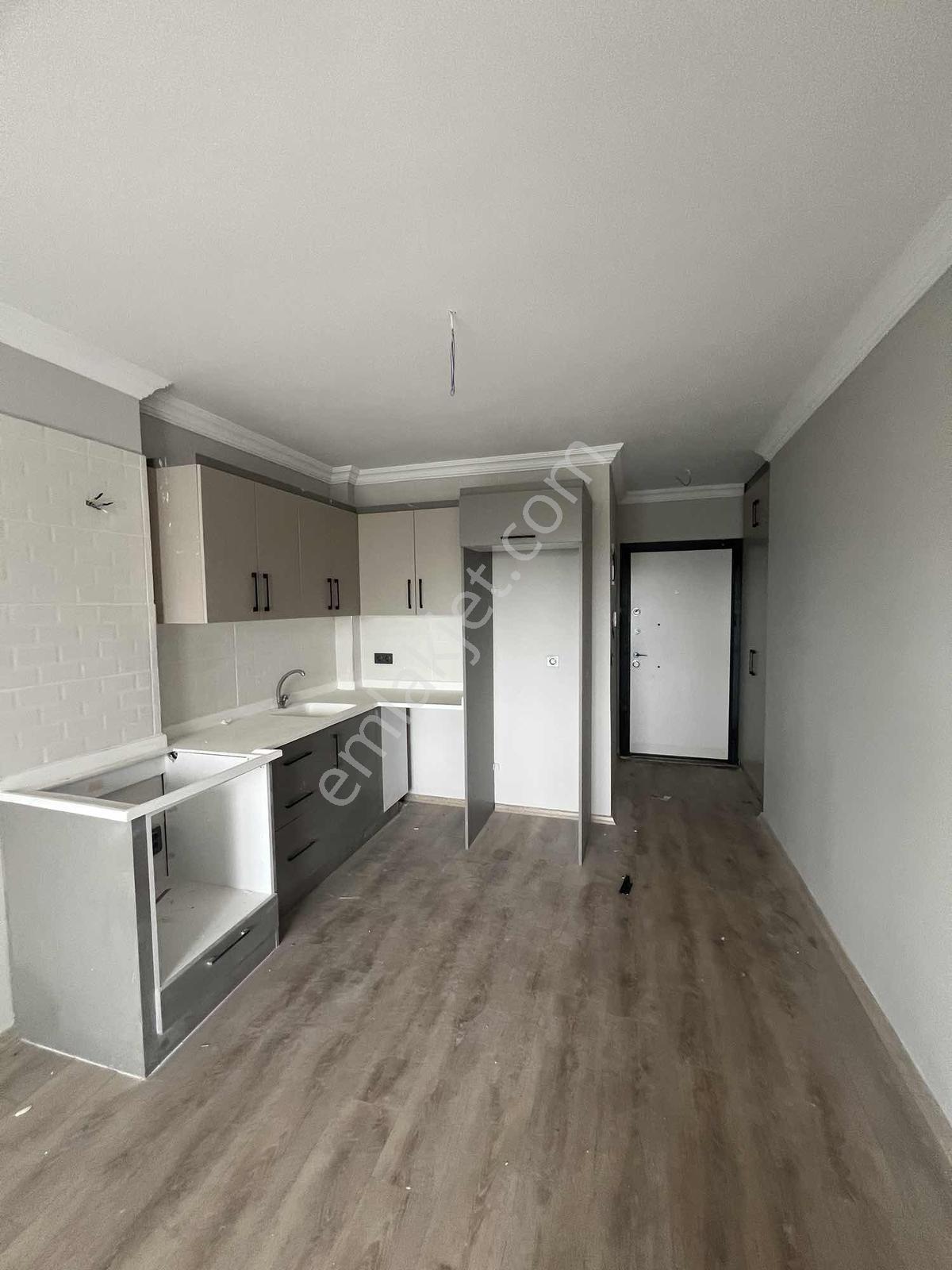 Kulepark~Merkezi~Konumda~Üzeri~2+1~Balkonlu~Sitede~Bitmiş~Hazır