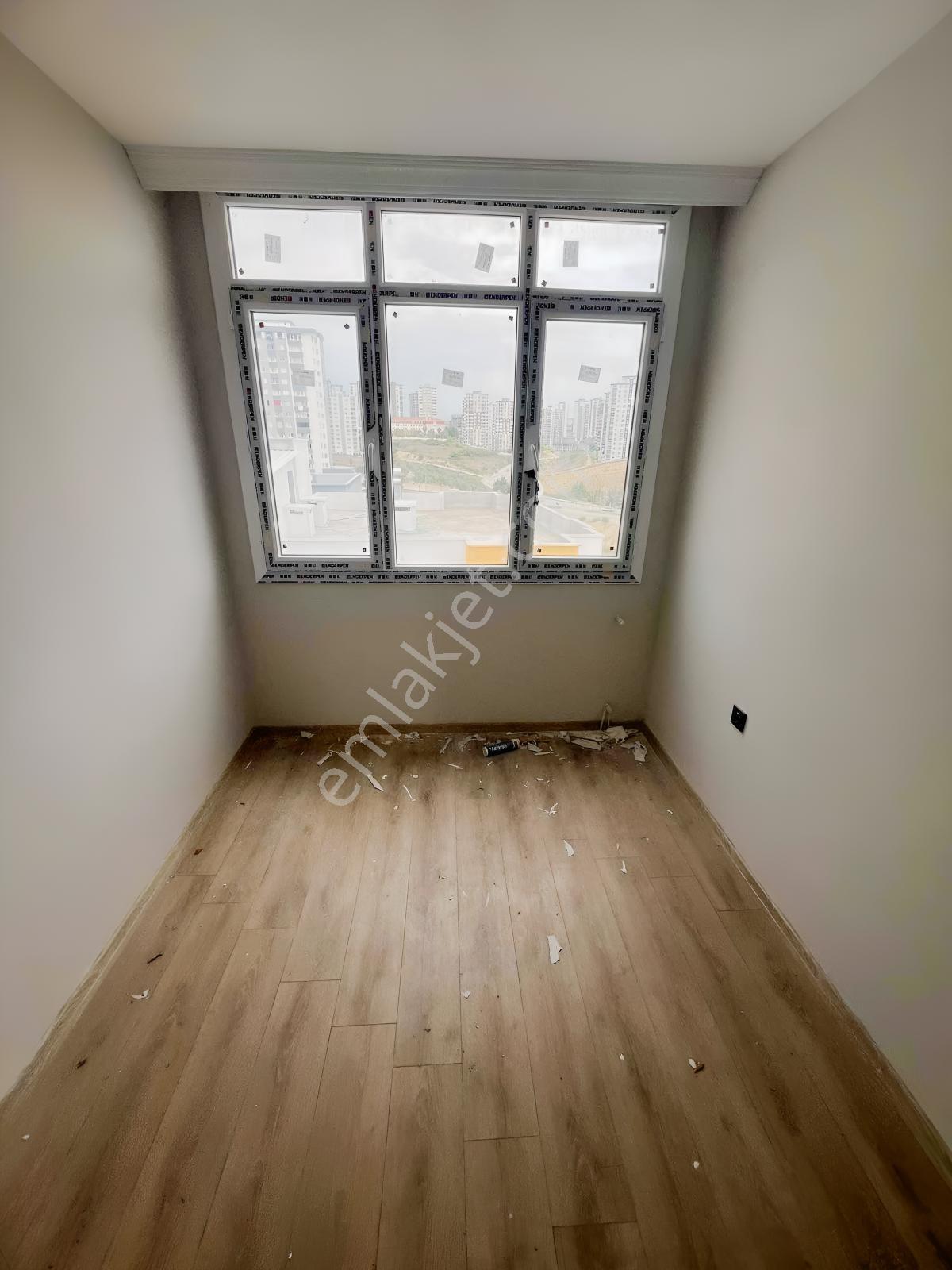 Kulepark~merkezi~konumda~üzeri~2+1~balkonlu~sitede~bitmiş~hazır — fotoğraf 12