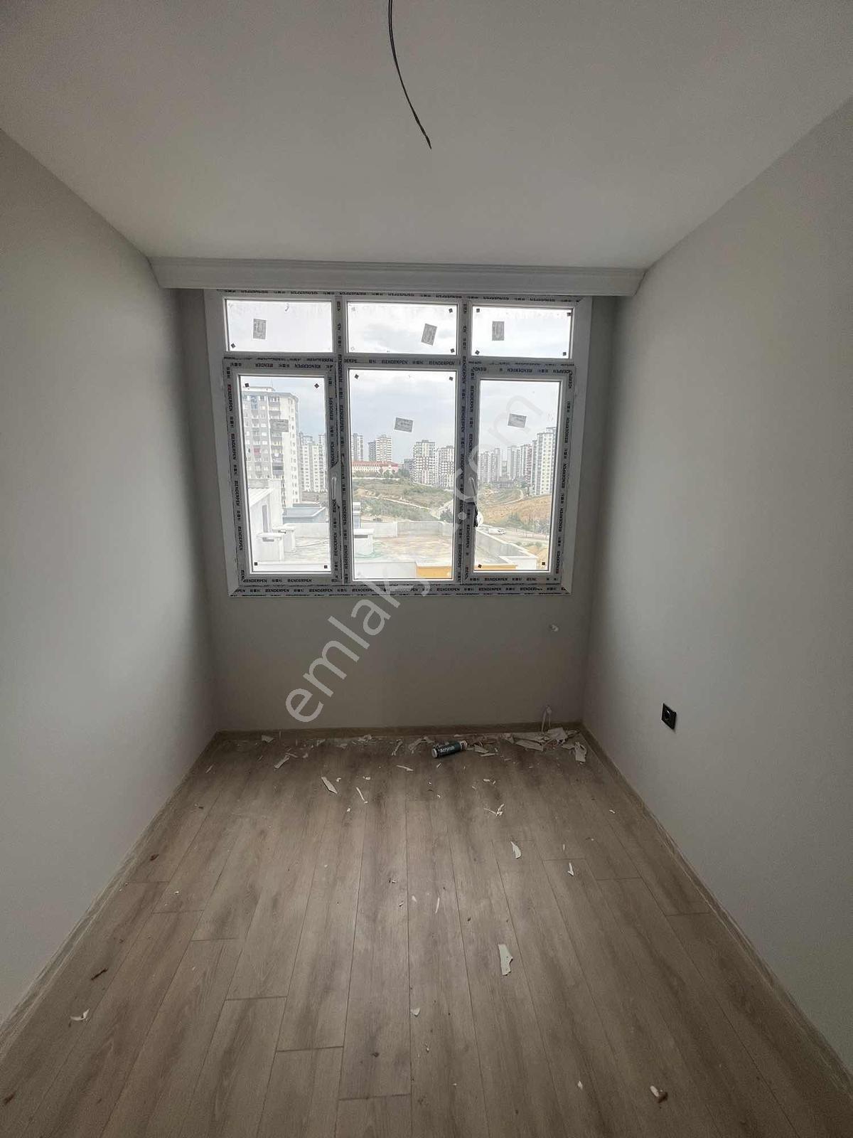 Kulepark~merkezi~konumda~üzeri~2+1~balkonlu~sitede~bitmiş~hazır — fotoğraf 13