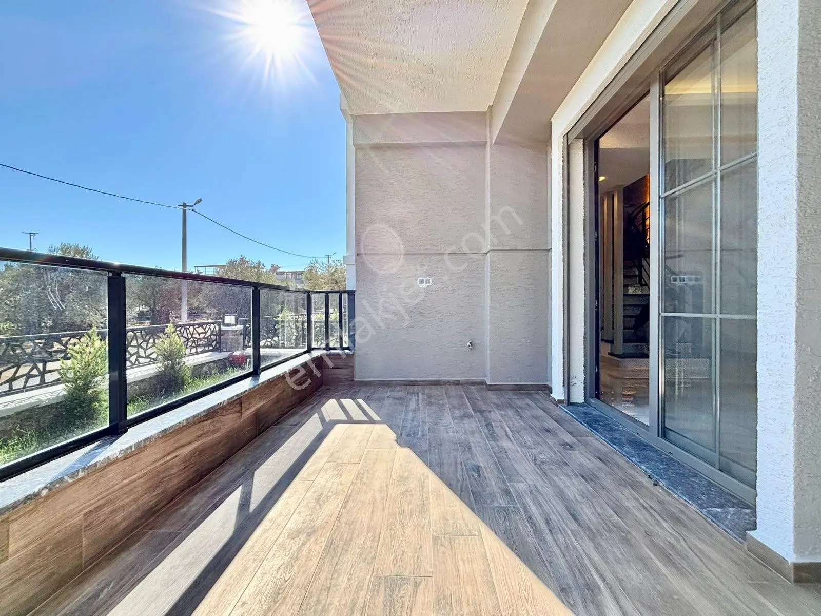 Ay Emlaktan Güre'de Yolun Altında Muhteşem Konumlu Denize 300 Mt Satılık 4+1 Lüks Müstakil Villa — fotoğraf 8