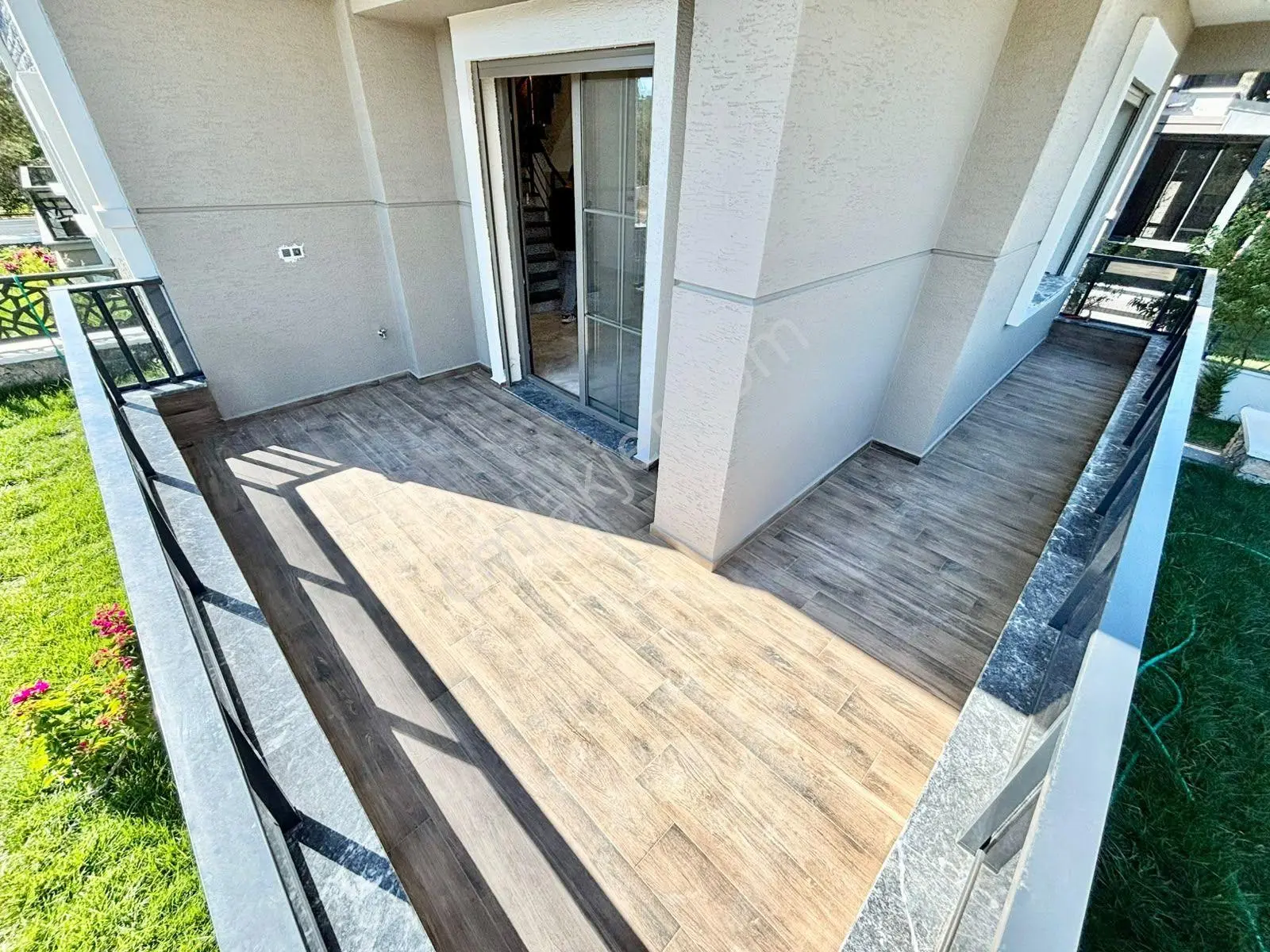 Ay Emlaktan Güre'de Yolun Altında Muhteşem Konumlu Denize 300 Mt Satılık 4+1 Lüks Müstakil Villa — fotoğraf 10