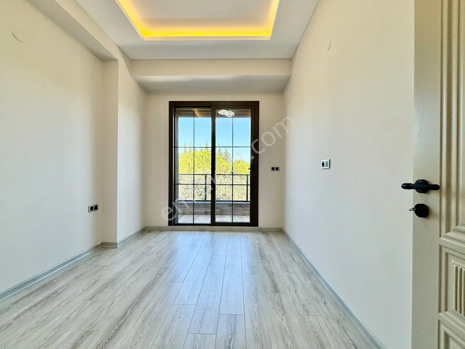 Ay Emlaktan Güre'de Yolun Altında Muhteşem Konumlu Denize 300 Mt Satılık 4+1 Lüks Müstakil Villa — fotoğraf 13