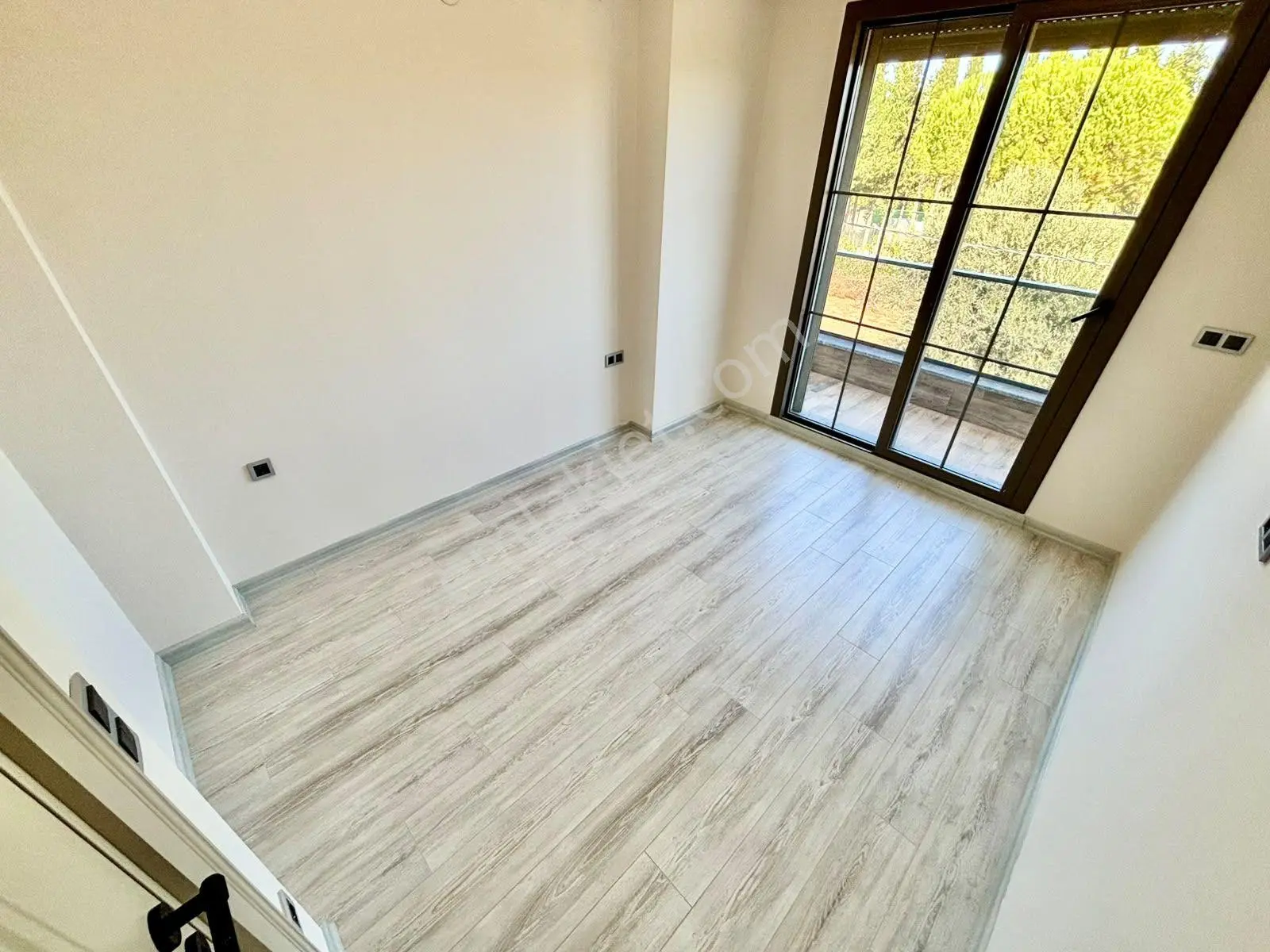 Ay Emlaktan Güre'de Yolun Altında Muhteşem Konumlu Denize 300 Mt Satılık 4+1 Lüks Müstakil Villa — fotoğraf 14