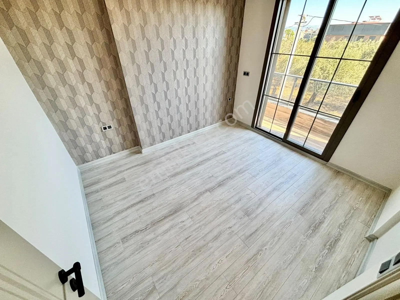 Ay Emlaktan Güre'de Yolun Altında Muhteşem Konumlu Denize 300 Mt Satılık 4+1 Lüks Müstakil Villa — fotoğraf 17