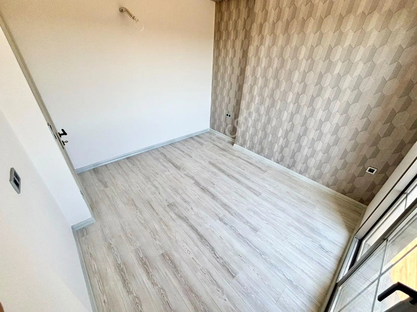 Ay Emlaktan Güre'de Yolun Altında Muhteşem Konumlu Denize 300 Mt Satılık 4+1 Lüks Müstakil Villa — fotoğraf 18