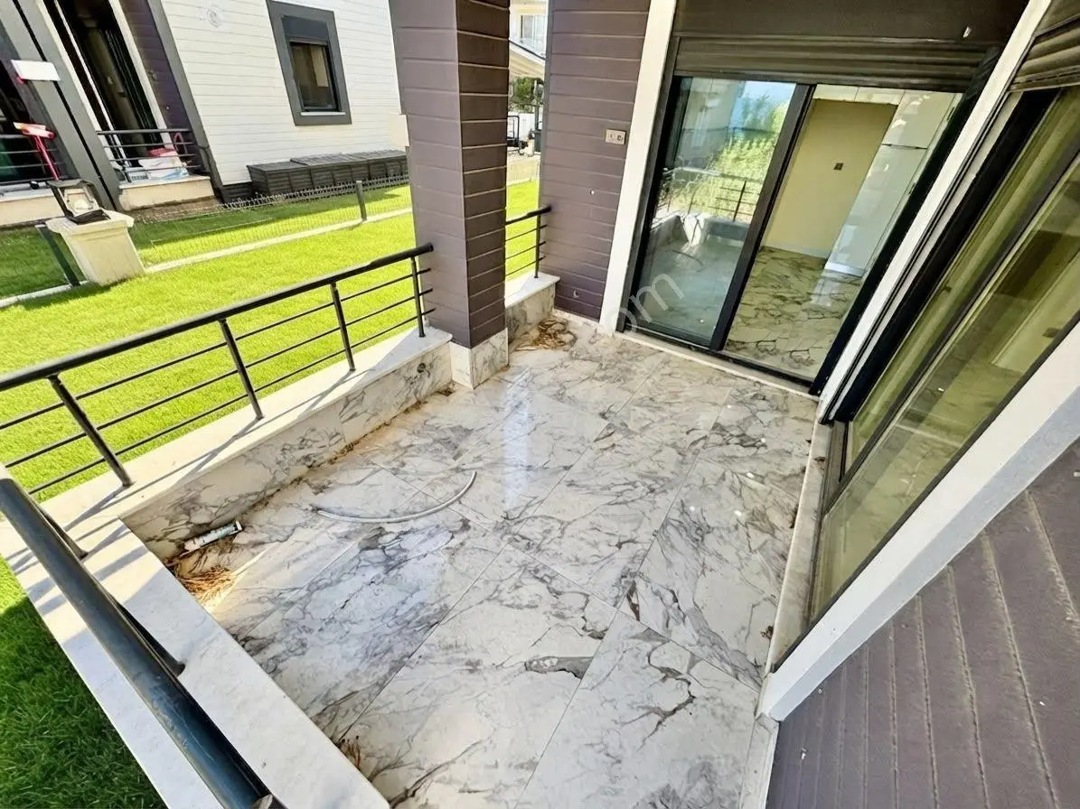 Ay Emlak'tan Güre'de Denize Sadece 50 Mt Deniz Manzaralı Geniş Bahçeli Satılık 3+1 Müstakil Villa — fotoğraf 10