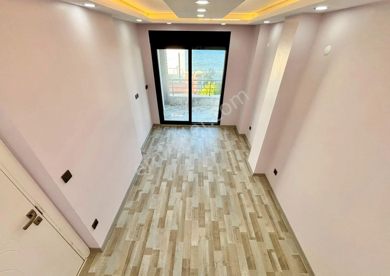 Ay Emlak'tan Güre'de Denize Sadece 50 Mt Deniz Manzaralı Geniş Bahçeli Satılık 3+1 Müstakil Villa — fotoğraf 17