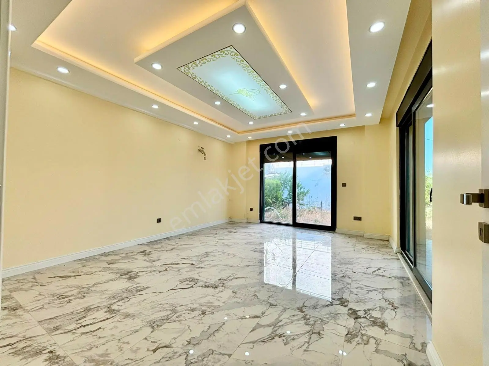 Ay Emlak'tan Güre'de Denize Sadece 50 Mt Deniz Manzaralı Geniş Bahçeli Satılık 3+1 Müstakil Villa — fotoğraf 27