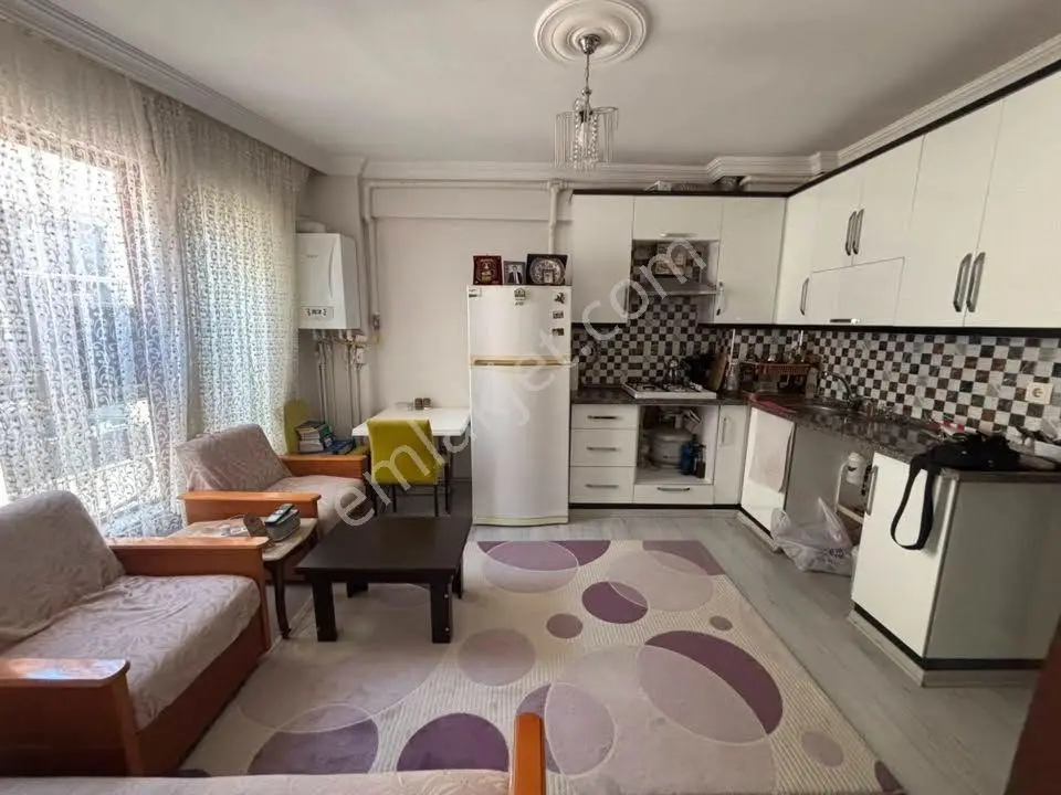 Tc Emlaktan Satılık 1+1 Daire Doğalgazlı — fotoğraf 3