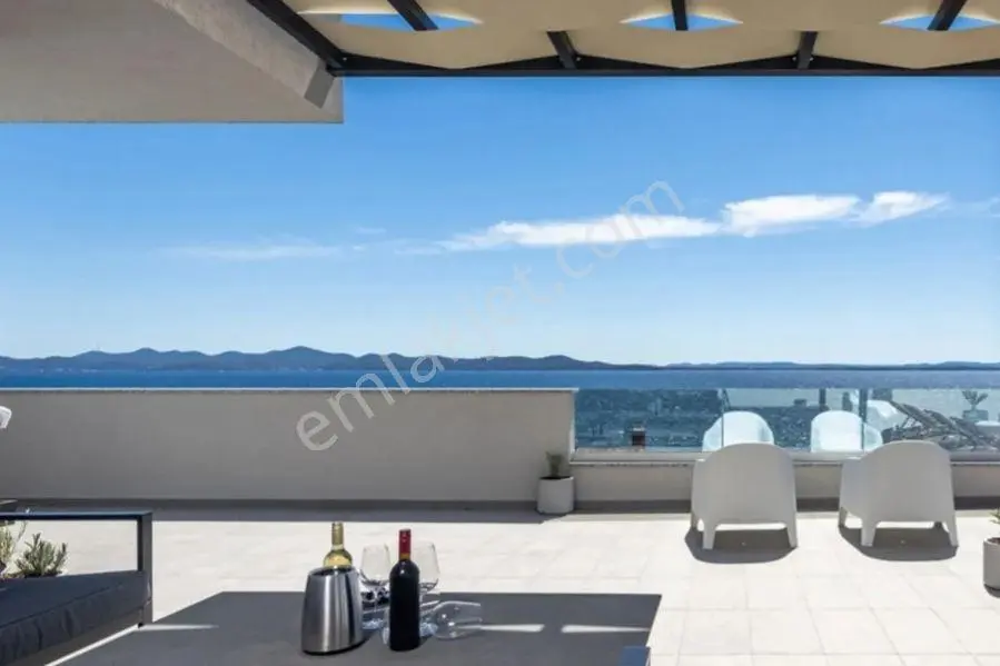 Site İçi Sıfır Triplex 5+1 267 M2 Teraslı Deniz Manz Villa — fotoğraf 4