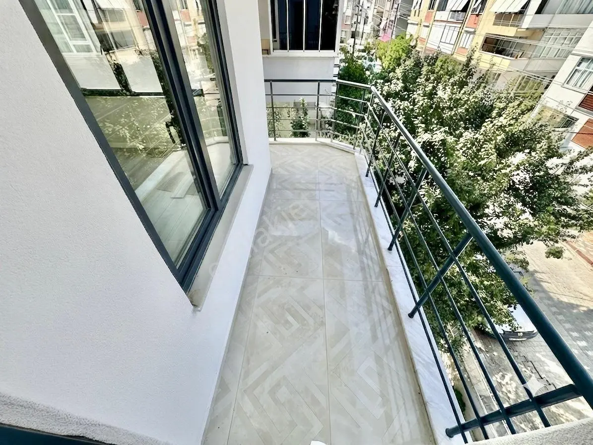 ꧁ay Emlaktan꧂akçay Merkezde Arakat Ön Cephe Denize Sadece 100 Mt Satılık 2+1 İçi Komple Yapılı Daire — fotoğraf 3