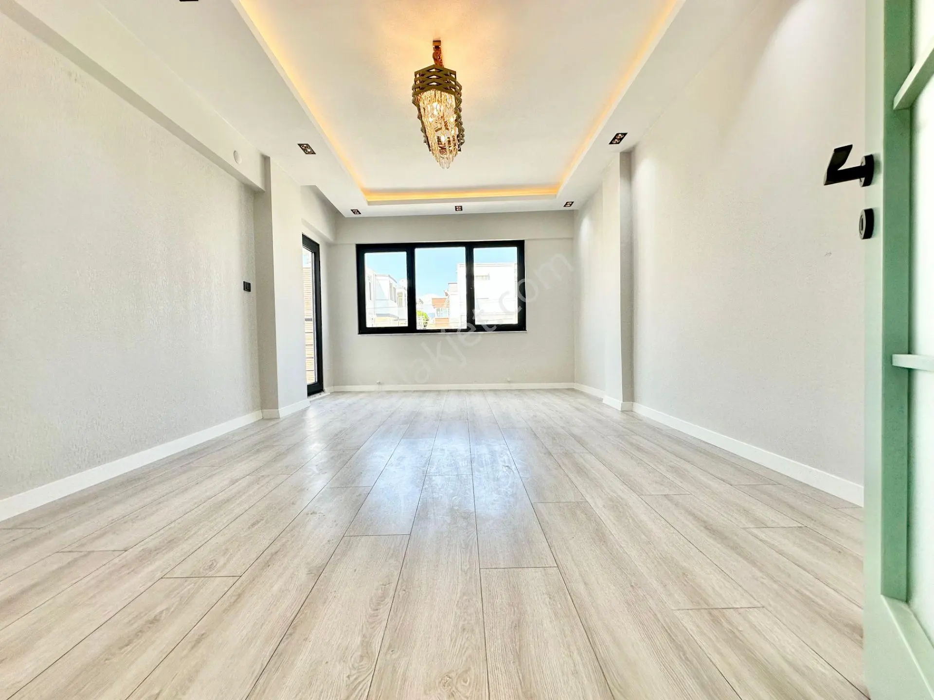 ꧁ay Emlaktan꧂akçay Merkezde Arakat Ön Cephe Denize Sadece 100 Mt Satılık 2+1 İçi Komple Yapılı Daire — fotoğraf 11