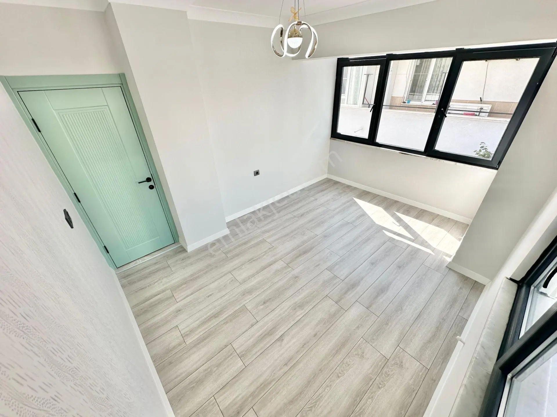 ꧁ay Emlaktan꧂akçay Merkezde Arakat Ön Cephe Denize Sadece 100 Mt Satılık 2+1 İçi Komple Yapılı Daire — fotoğraf 18