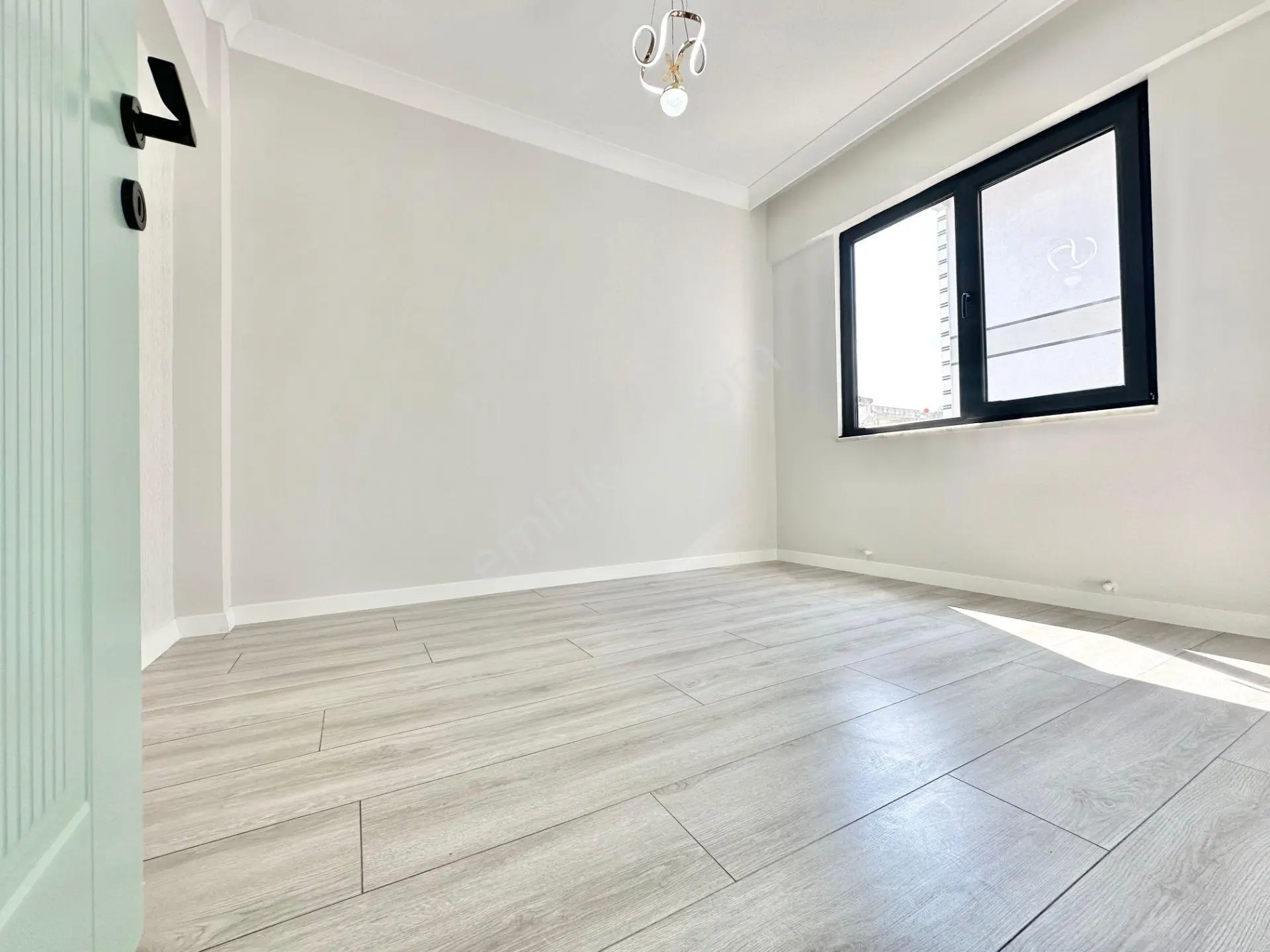 ꧁ay Emlaktan꧂akçay Merkezde Arakat Ön Cephe Denize Sadece 100 Mt Satılık 2+1 İçi Komple Yapılı Daire — fotoğraf 23