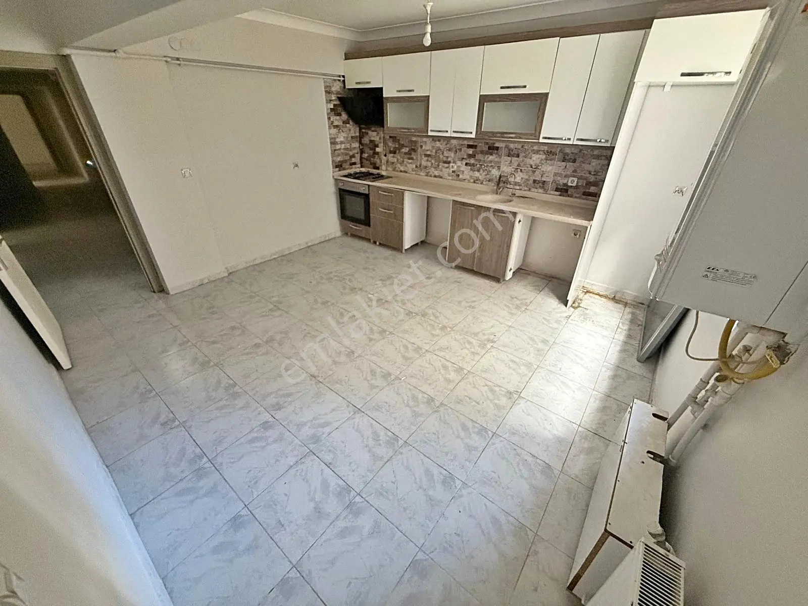 Ataparkta 1291 Sokakta Uygun, Balkonlu Asansörlü Geniş 3+1 Daire — fotoğraf 4