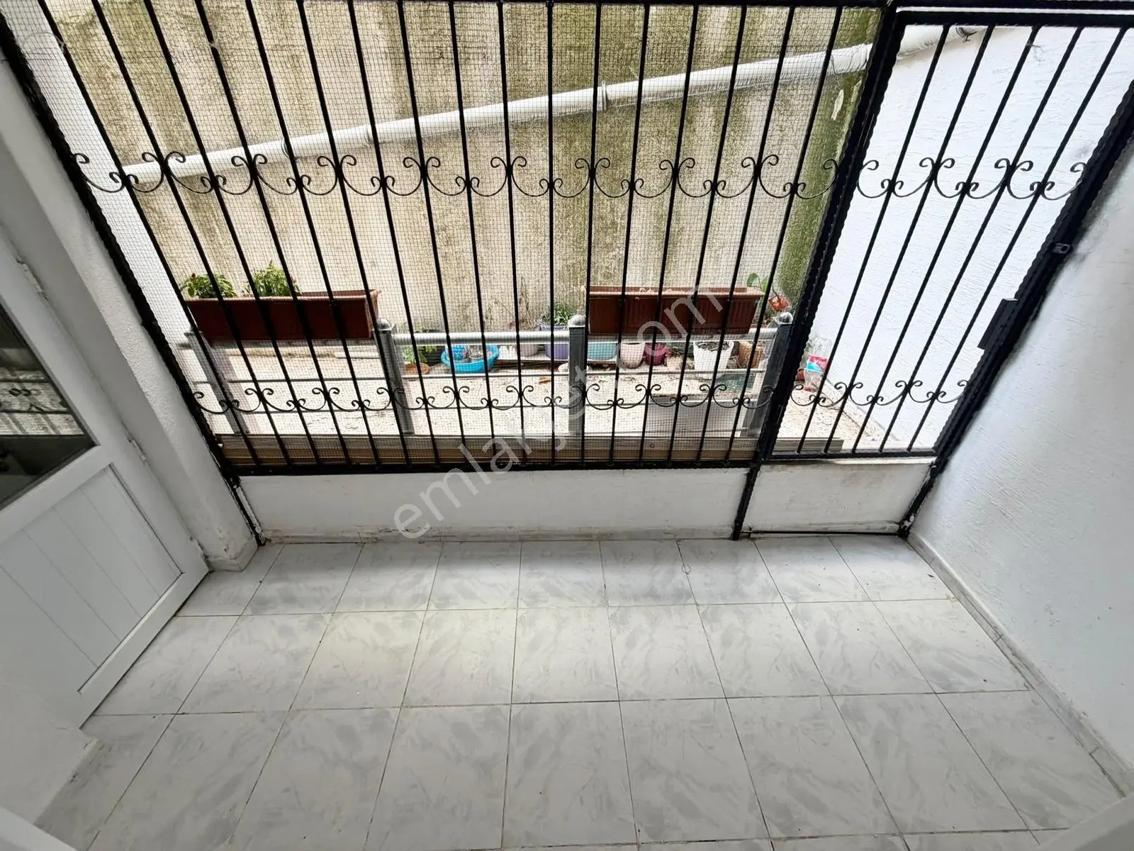 Ataparkta 1291 Sokakta Uygun, Balkonlu Asansörlü Geniş 3+1 Daire — fotoğraf 11