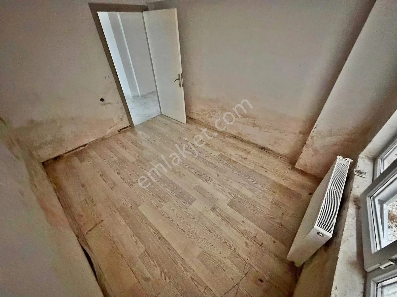 Ataparkta 1291 Sokakta Uygun, Balkonlu Asansörlü Geniş 3+1 Daire — fotoğraf 14