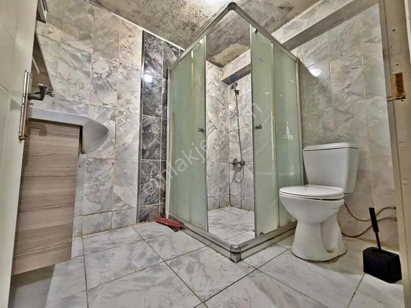 Ataparkta 1291 Sokakta Uygun, Balkonlu Asansörlü Geniş 3+1 Daire — fotoğraf 21