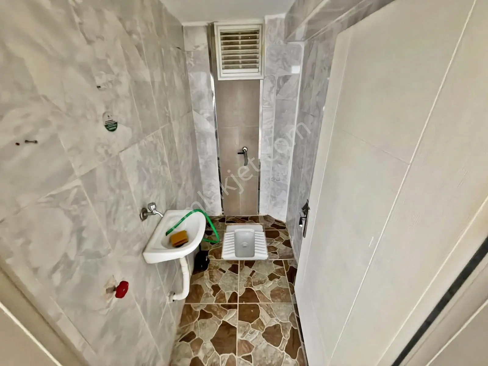 Ataparkta 1291 Sokakta Uygun, Balkonlu Asansörlü Geniş 3+1 Daire — fotoğraf 23