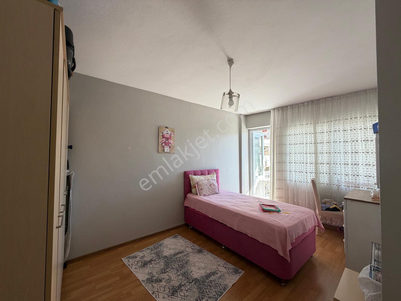 Prestij'den Sağlık'ta Geniş Oturumlu Temiz 3+1 Daire — fotoğraf 8