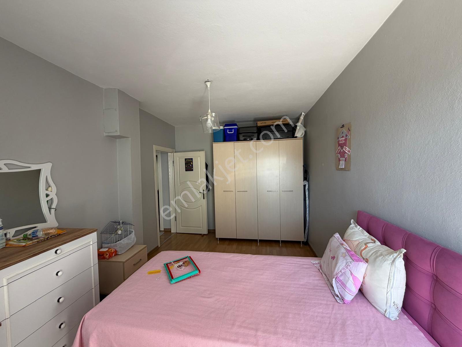 Prestij'den Sağlık'ta Geniş Oturumlu Temiz 3+1 Daire — fotoğraf 12