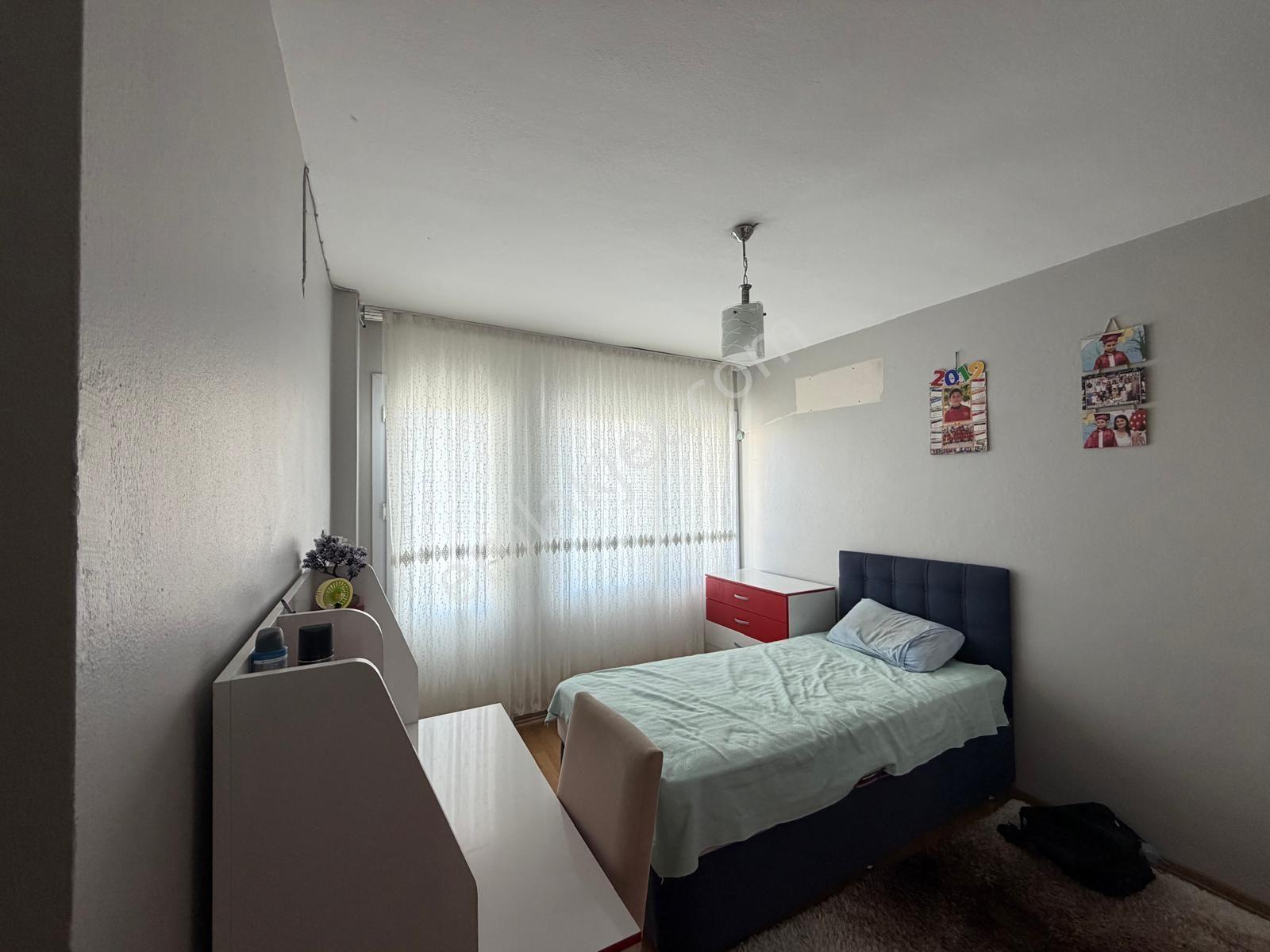 Prestij'den Sağlık'ta Geniş Oturumlu Temiz 3+1 Daire — fotoğraf 13