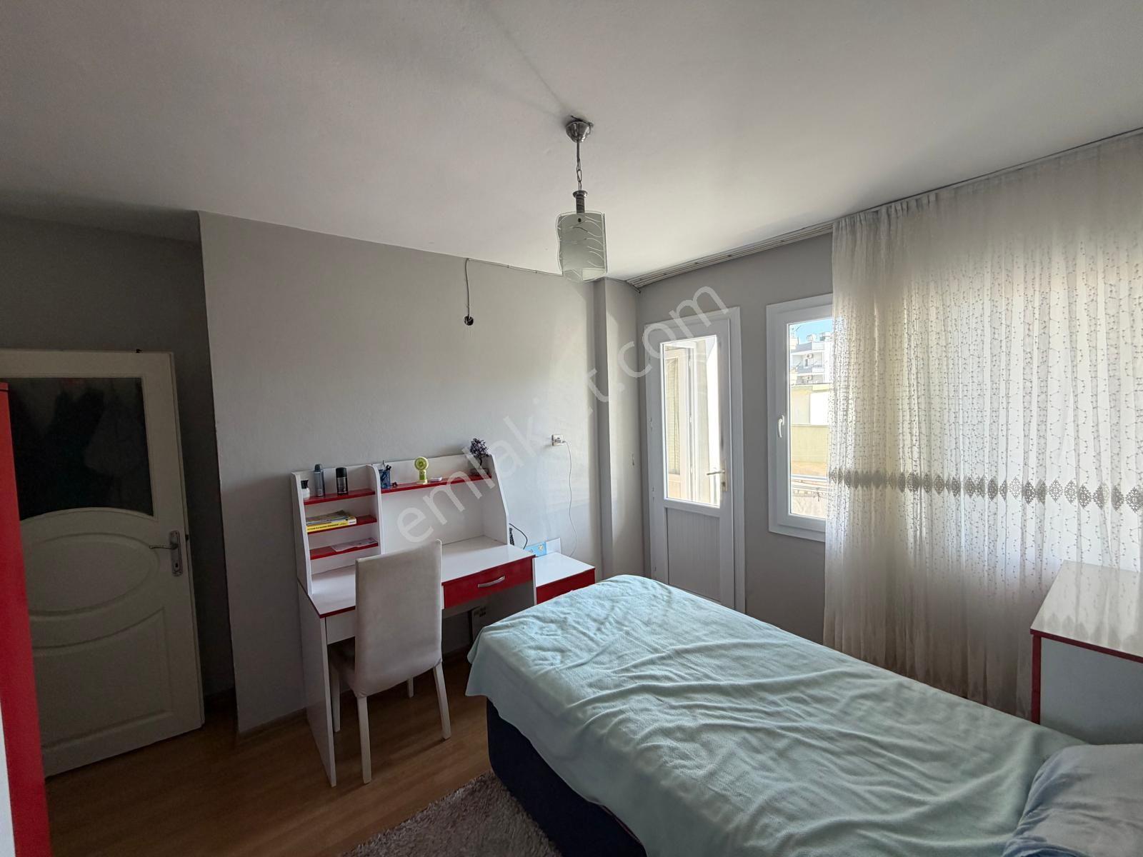 Prestij'den Sağlık'ta Geniş Oturumlu Temiz 3+1 Daire — fotoğraf 14