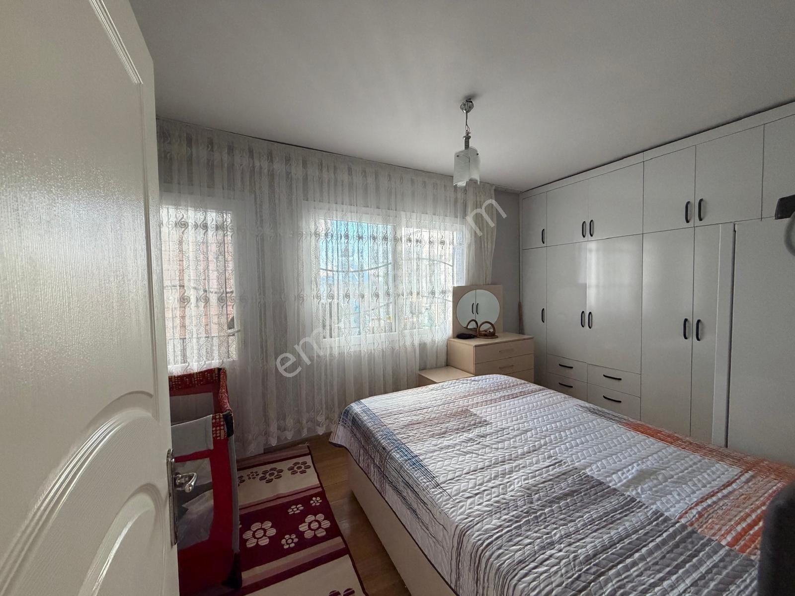 Prestij'den Sağlık'ta Geniş Oturumlu Temiz 3+1 Daire — fotoğraf 19