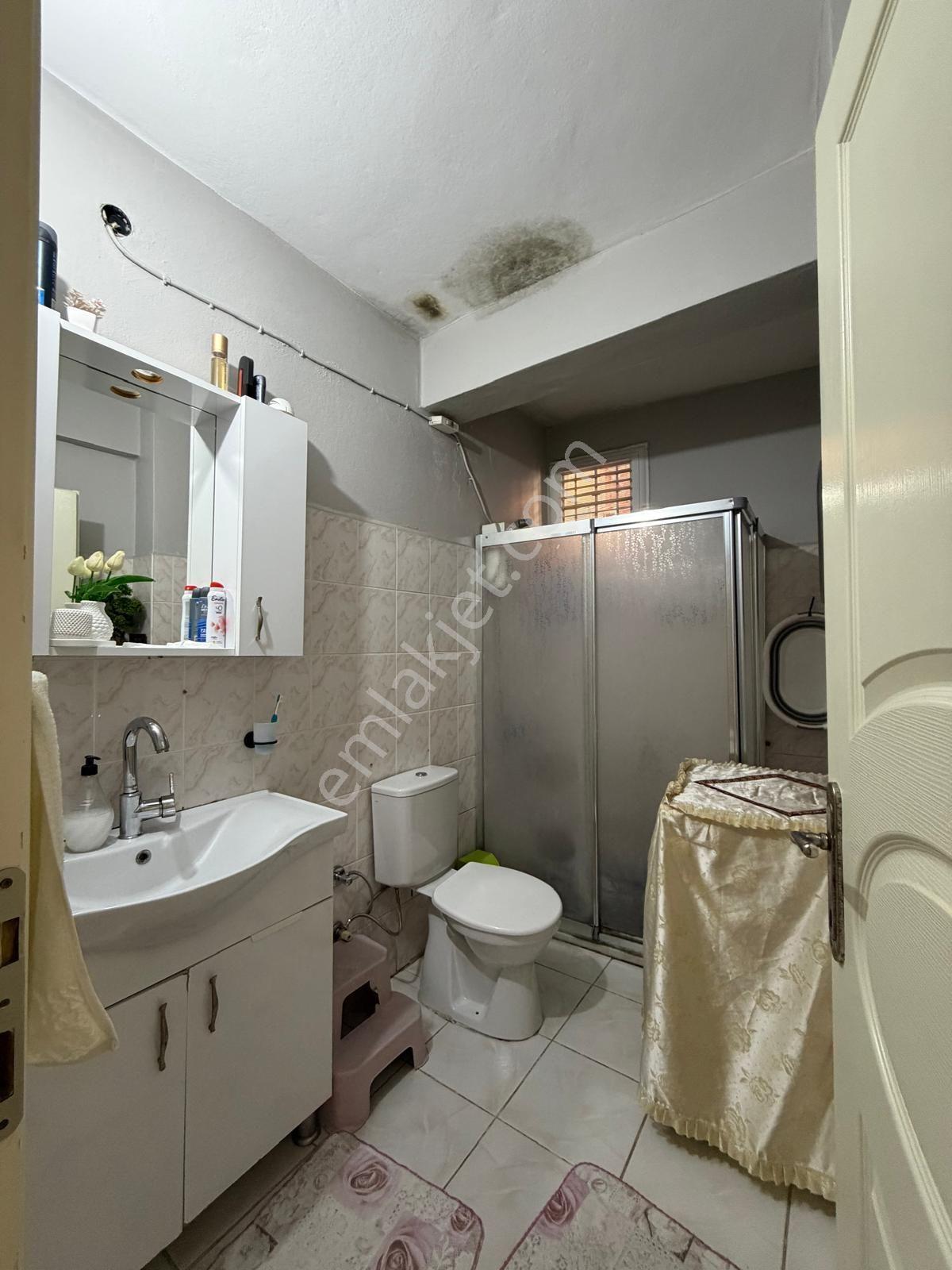 Prestij'den Sağlık'ta Geniş Oturumlu Temiz 3+1 Daire — fotoğraf 21