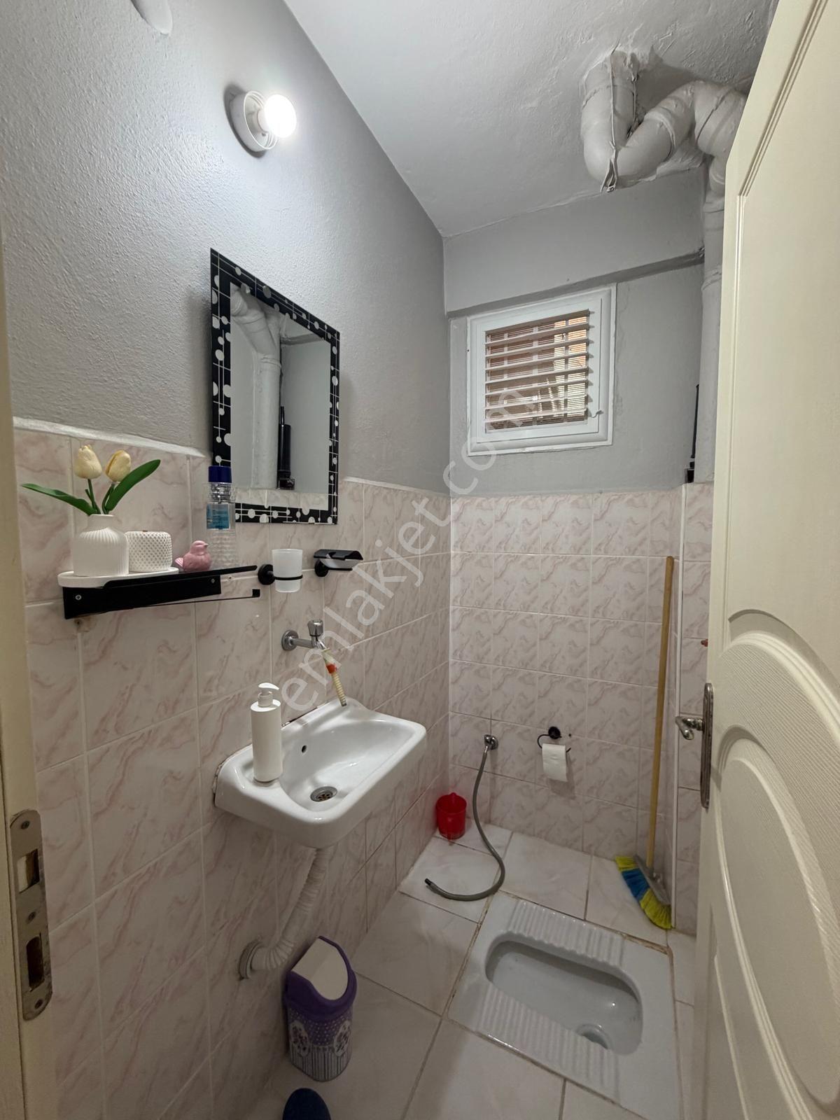 Prestij'den Sağlık'ta Geniş Oturumlu Temiz 3+1 Daire — fotoğraf 22